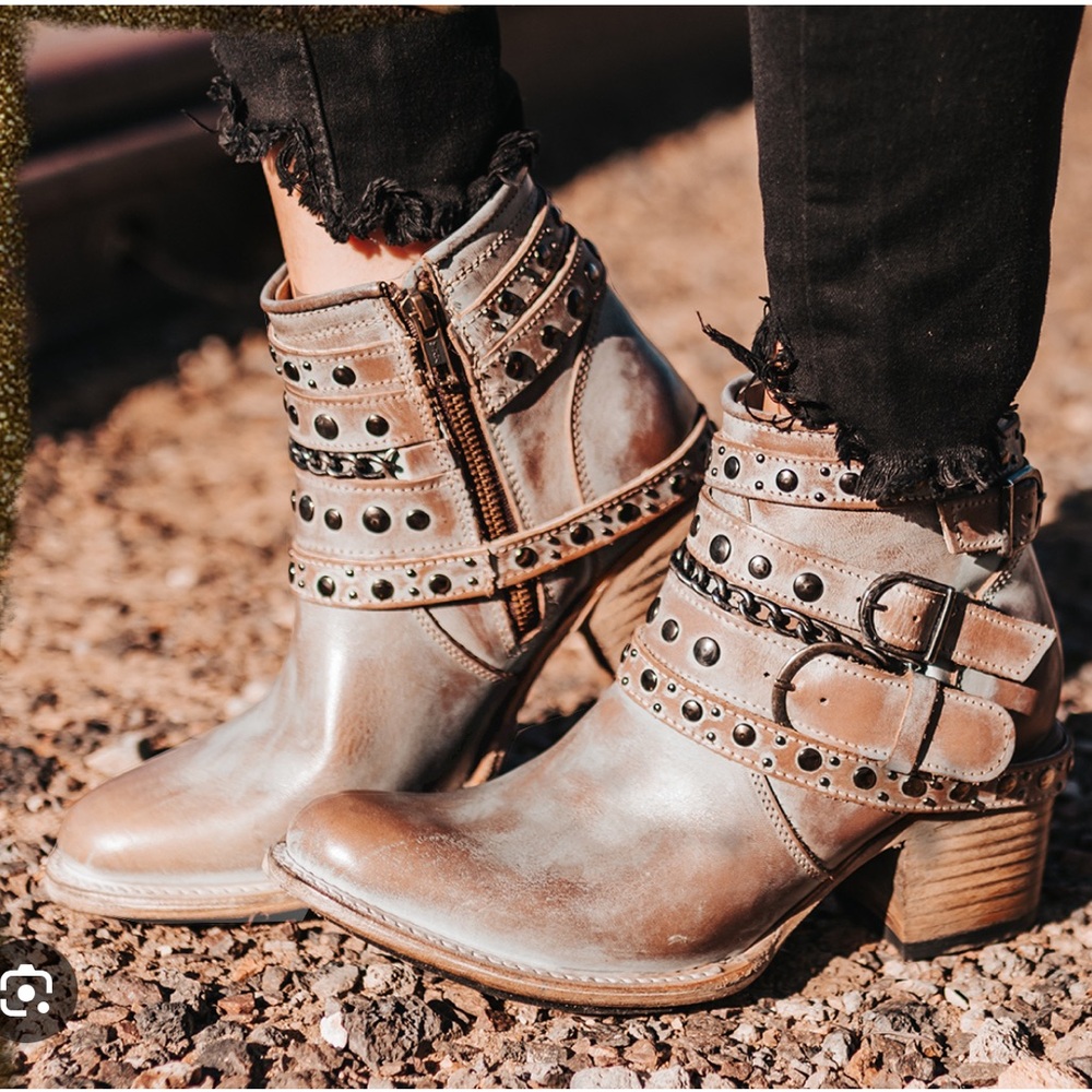 Freebird Sandra 7 beige